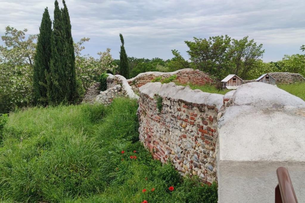 Sous Le Chateau Montaut  Екстериор снимка